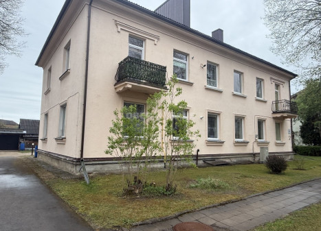 Parduodamas butas Topolių g., Radviliškio m., Radviliškio r. sav., 66 m2 ploto, 3 kambariai Parduodamas butas Topolių g., Radviliškio m., Radviliškio r. sav., 66 m2 ploto, 3 kambariai