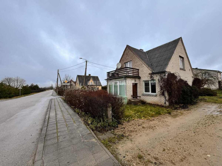 Parduodamas namas Donelaičio g., Kuršėnų m., Šiaulių r. sav., 70 m2 ploto, 2 aukštai 4