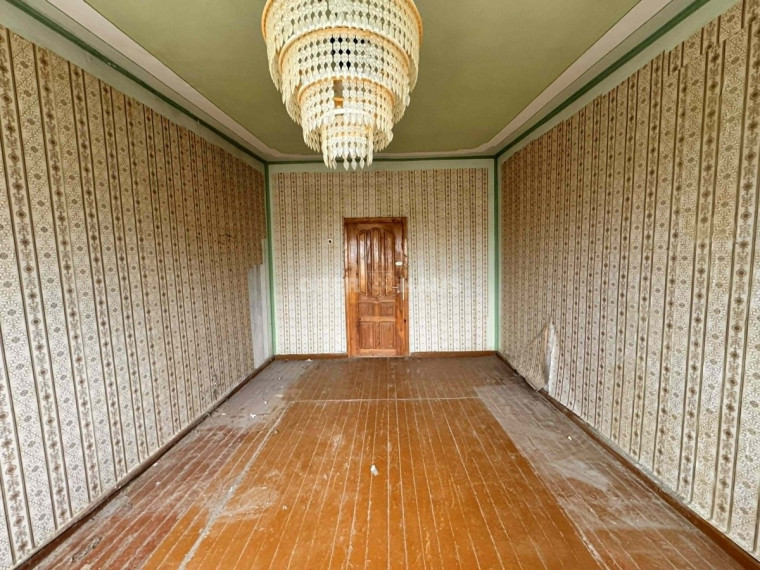 Parduodamas butas Bažnyčios g., Viekšnių m., Mažeikių r. sav., 28 m2 ploto, 2 kambariai 3