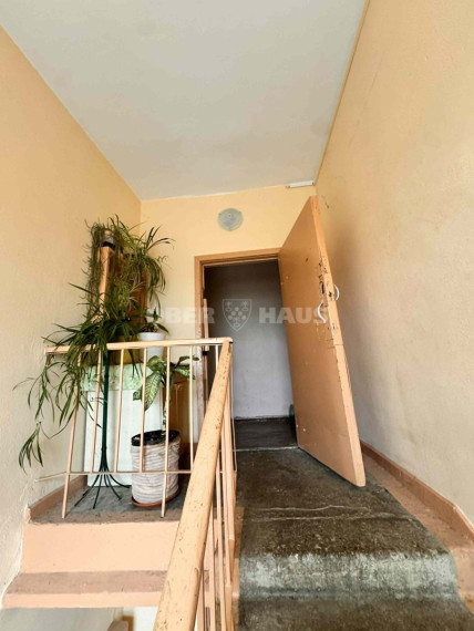 Parduodamas butas Bažnyčios g., Viekšnių m., Mažeikių r. sav., 28 m2 ploto, 2 kambariai 5
