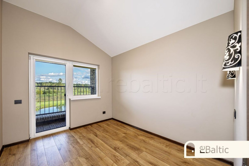 Parduodamas namas Varniškių k., Vilniaus r. sav., 230.52 m2 ploto, 1 aukštai 36