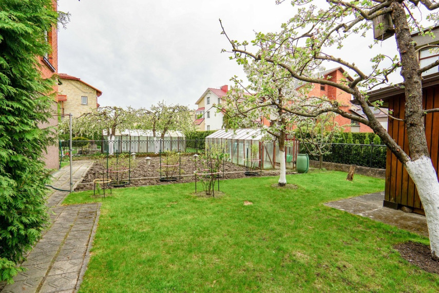Parduodamas namas Žilvičių g., Panevėžio m., Panevėžio m. sav., 358.41 m2 ploto, 2 aukštai 5