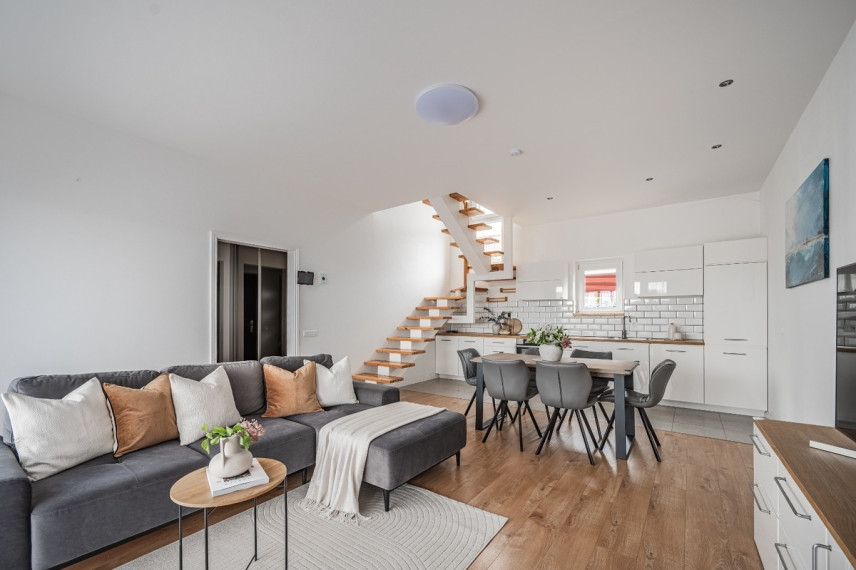 Parduodamas namas Riešės 3-ioji g., Grikienių k., Vilniaus r. sav., 114 m2 ploto, 2 aukštai 1