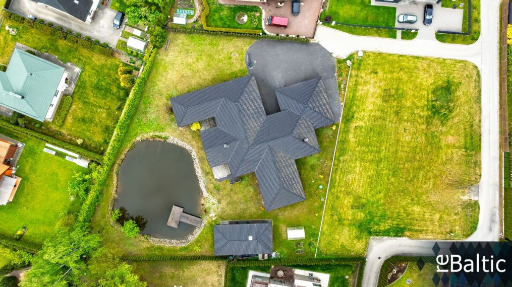Parduodamas namas Ateities g., Bendorių k., Vilniaus r. sav., 440 m2 ploto, 1 aukštai 24