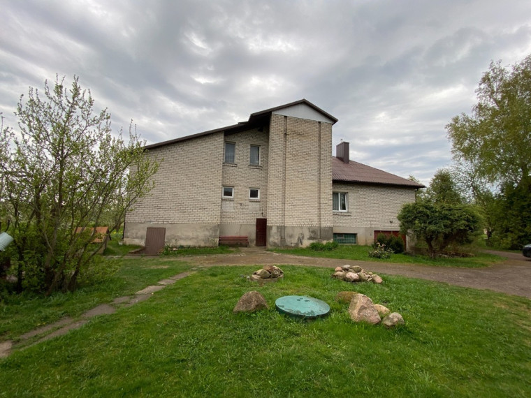 Parduodamas namas Bokšto g., Butkiškės k., Raseinių r. sav., 258.42 m2 ploto, 2 aukštai 2