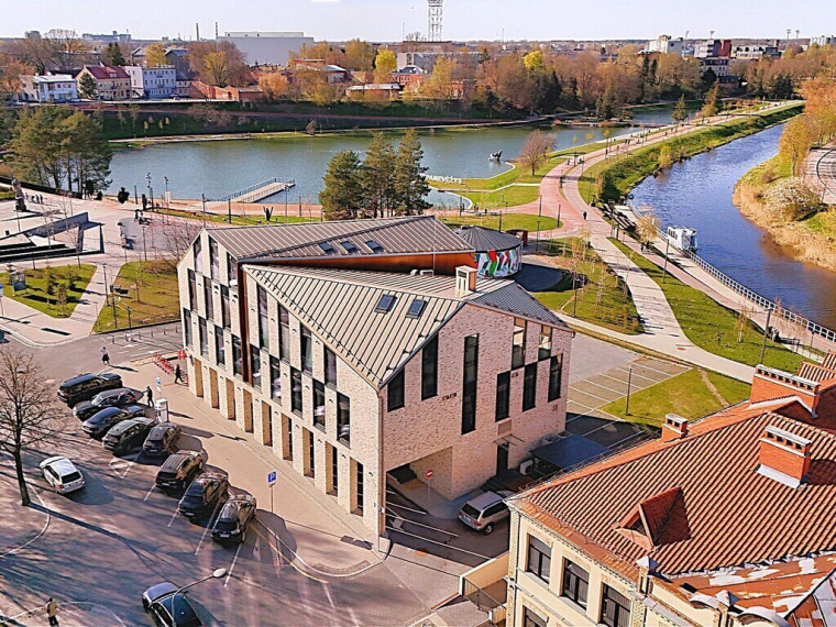 PARDUODAMAS 47,38 KV. M. DVIEJŲ KAMBARIŲ BUTAS ELEKTROS G. 9A – NAUJOS STATYBOS MODERNIAME, ŠIUOLAIKIŠKAME PASTATE, KURIS DARNIAI PAPILDO IR HARMONINGAI ĮSILIEJA Į PANEVĖŽIO SENAMIESČIO APLINKĄ 1