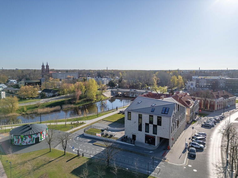 PARDUODAMAS 47,38 KV. M. DVIEJŲ KAMBARIŲ BUTAS ELEKTROS G. 9A – NAUJOS STATYBOS MODERNIAME, ŠIUOLAIKIŠKAME PASTATE, KURIS DARNIAI PAPILDO IR HARMONINGAI ĮSILIEJA Į PANEVĖŽIO SENAMIESČIO APLINKĄ 33