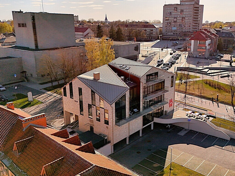 PARDUODAMAS 47,38 KV. M. DVIEJŲ KAMBARIŲ BUTAS ELEKTROS G. 9A – NAUJOS STATYBOS MODERNIAME, ŠIUOLAIKIŠKAME PASTATE, KURIS DARNIAI PAPILDO IR HARMONINGAI ĮSILIEJA Į PANEVĖŽIO SENAMIESČIO APLINKĄ 38