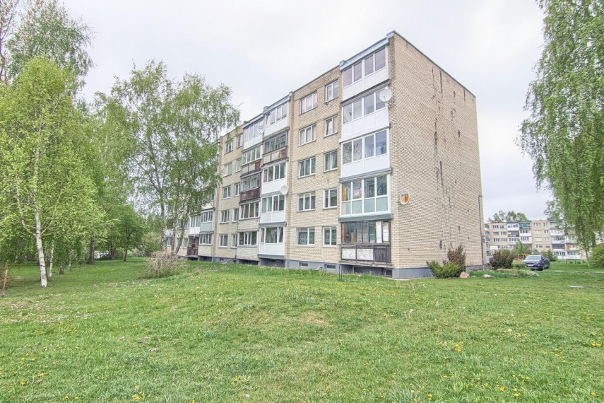 Parduodamas butas Radviliškio g., Zokniai, Šiaulių m., Šiaulių m. sav., 65.5 m² ploto 3 kambariai 32