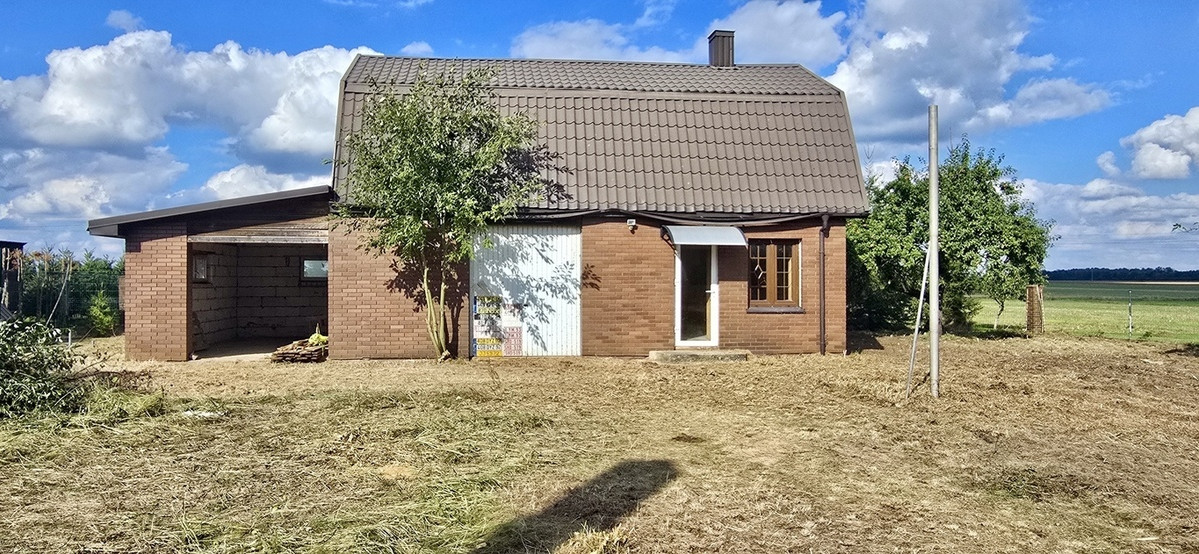 Galimybė pirkti išsimokėtinai-Parduodamas namas Miško g., Tiskūnų k., 136 kv.m ploto, 2 aukštai 10