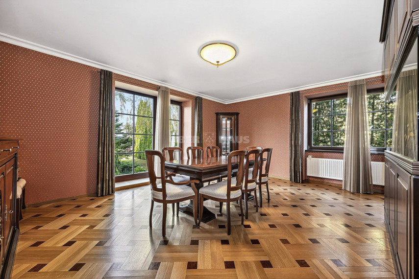 Parduodamas namas Pelenės g., Gineitiškių k., Vilniaus r. sav., 468.15 m2 ploto, 2 aukštai 9