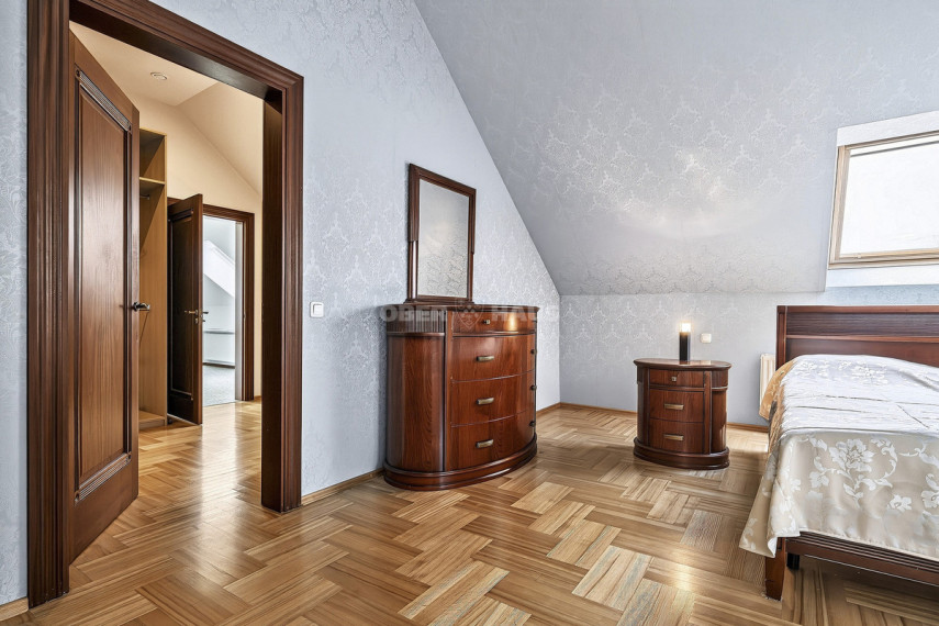 Parduodamas namas Pelenės g., Gineitiškių k., Vilniaus r. sav., 468.15 m2 ploto, 2 aukštai 16