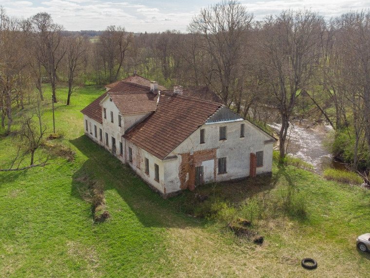 Parduodamas namas Kalno g., Klabinių k., Molėtų r. sav., 490.6 m2 ploto, 2 aukštai 7