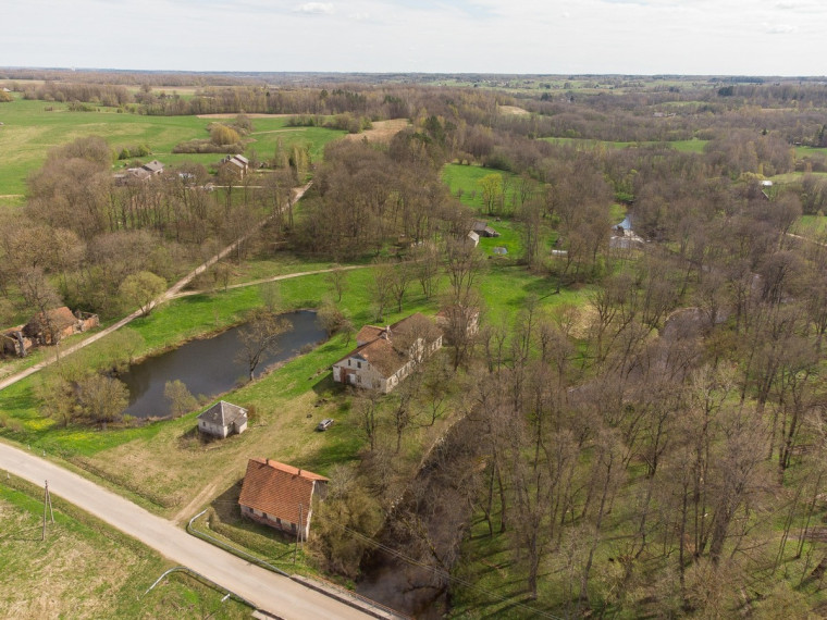 Parduodamas namas Kalno g., Klabinių k., Molėtų r. sav., 490.6 m2 ploto, 2 aukštai 19