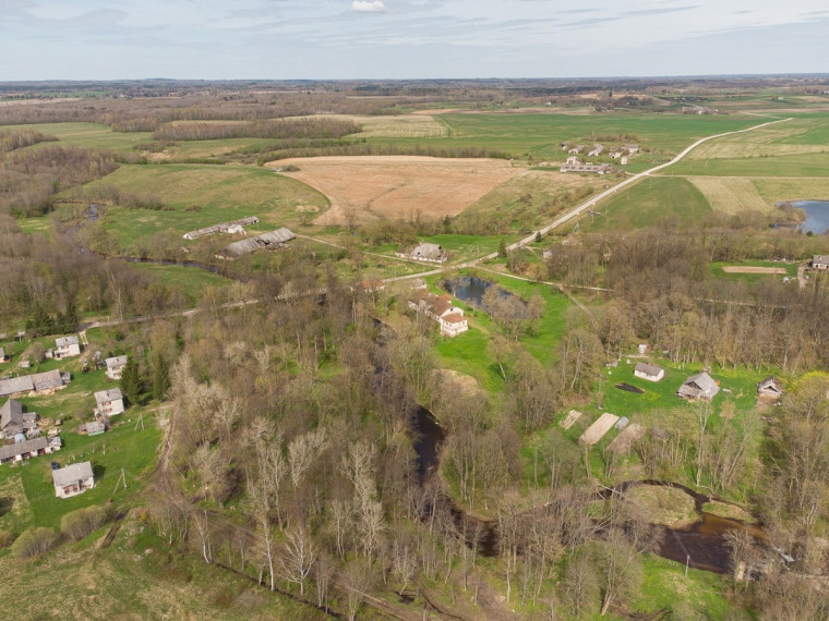 Parduodamas namas Kalno g., Klabinių k., Molėtų r. sav., 490.6 m2 ploto, 2 aukštai 20