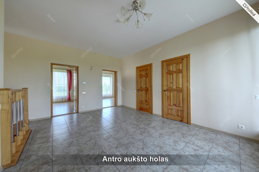 Parduodamas namas Vievio g., Airėnų II k., Vilniaus r. sav., 315 m2 ploto, 2 aukštai 18