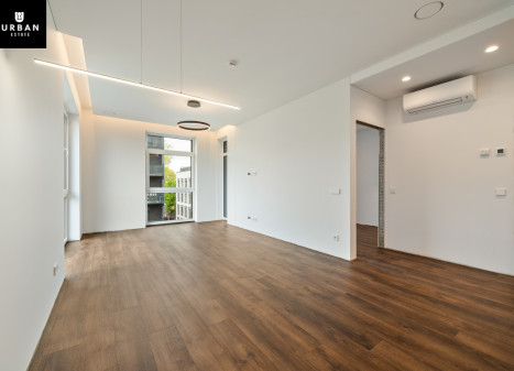 Modernus 3 kambarių butas su vitrininiais langais ir balkonu Naujamiestyje, Smolensko g. Modernus 3 kambarių butas su vitrininiais langais ir balkonu Naujamiestyje, Smolensko g.