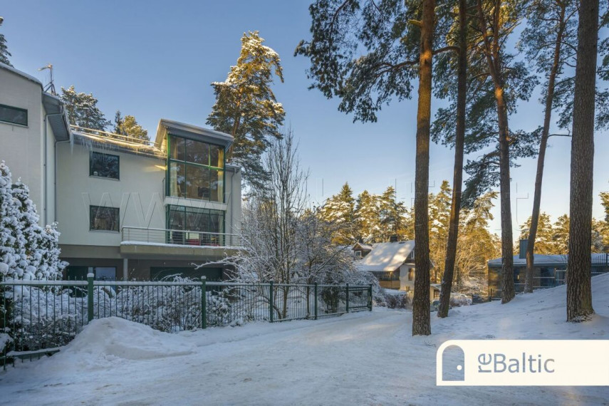 Parduodamas namas Gražinos g., Vilniaus m., Vilniaus m. sav., 330 m2 ploto, 3 aukštai 24