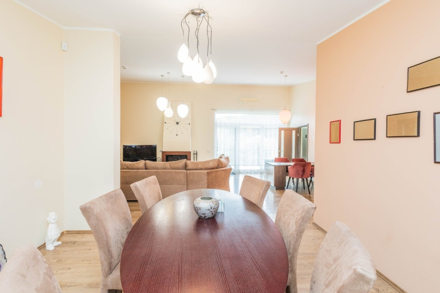 Parduodamas namas Miškininkų g., Šatijų k., Kauno r. sav., 242 m2 ploto, 2 aukštai 20