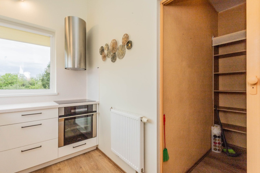 Parduodamas namas Miškininkų g., Šatijų k., Kauno r. sav., 242 m2 ploto, 2 aukštai 28
