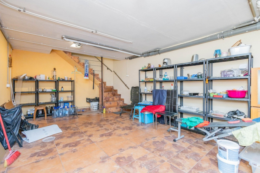Parduodamas namas Miškininkų g., Šatijų k., Kauno r. sav., 242 m2 ploto, 2 aukštai 42