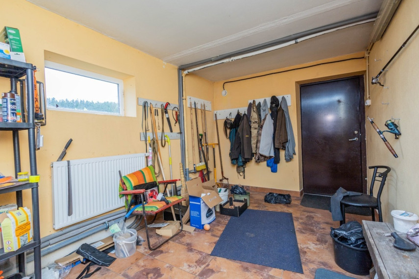 Parduodamas namas Miškininkų g., Šatijų k., Kauno r. sav., 242 m2 ploto, 2 aukštai 45