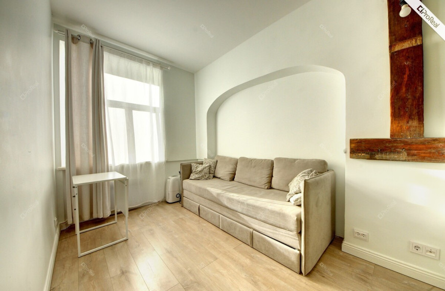 Nuomojamas butas Bokšto g., Vilniaus m., Vilniaus m. sav., 20 m2 ploto, 1 kambariai 3