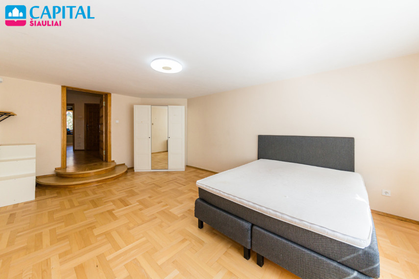 Parduodamas namas Vilkaviškio g., Šiaulių m., Šiaulių m. sav., 570.74 m2 ploto, 1 aukštai 10