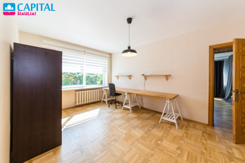 Parduodamas namas Vilkaviškio g., Šiaulių m., Šiaulių m. sav., 570.74 m2 ploto, 1 aukštai 12
