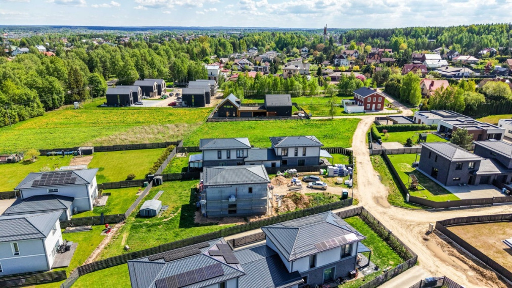 Parduodamas namas Raudonikių g., Didžiosios Riešės mstl., Vilniaus r. sav., 213 m2 ploto, 2 aukštai 28