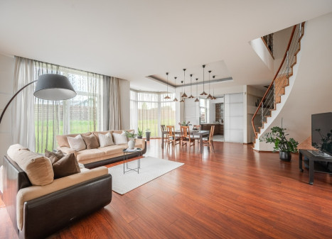 Parduodamas namas Ąžuolų g., Klevinės k., Vilniaus r. sav., 275.25 m2 ploto, 2 aukštai