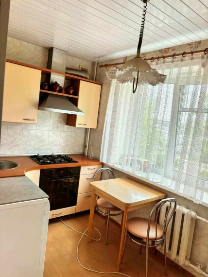 Parduodamas butas Klaipėdos apskritis, Klaipėda, Vėtrungės, Paryžiaus Komunos g., 58 m2 ploto, 3 kambariai 4