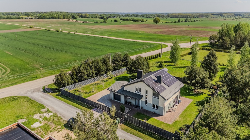 Parduodamas namas Laumės g., Dubravų k., Kauno r. sav., 202.38 m2 ploto, 1 aukštai 32