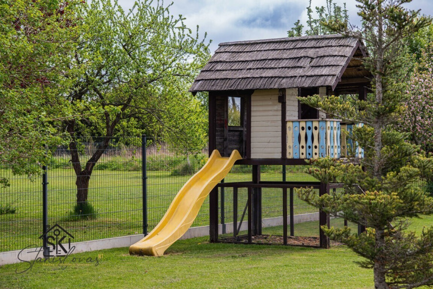 PARDUODAMAS ĮRENGTAS SODO NAMAS SU 36.17 ARŲ ŽEMĖS TRAKSĖDŽIUOSE, PAMARIO 1-ASIS TAK. 25
