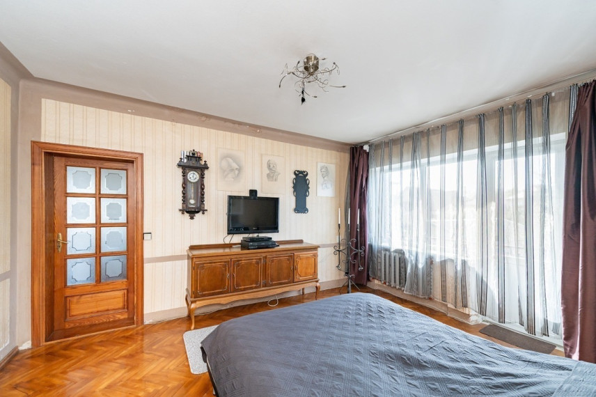 Parduodamas namas Ūmėdžių g., Kauno m., Kauno m. sav., 378.37 m2 ploto, 2 aukštai 3