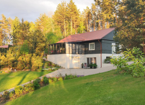 Parduodamas namas Žalioji g., Milioniškės k., Varėnos r. sav., 250.00 m² ploto 7 kambariai Parduodamas namas Žalioji g., Milioniškės k., Varėnos r. sav., 250.00 m² ploto 7 kambariai