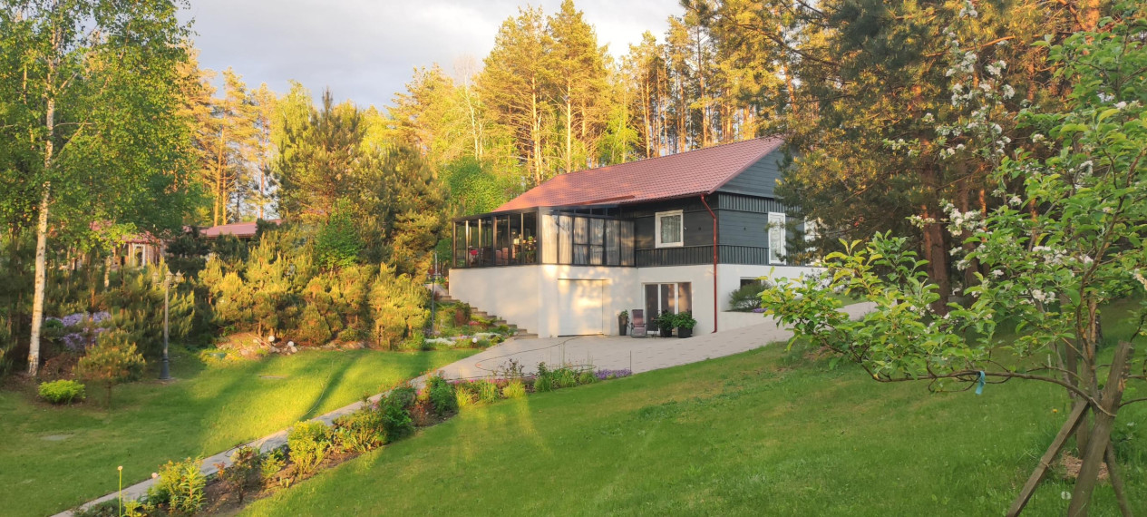 Parduodamas namas Žalioji g., Milioniškės k., Varėnos r. sav., 250.00 m² ploto 7 kambariai 1