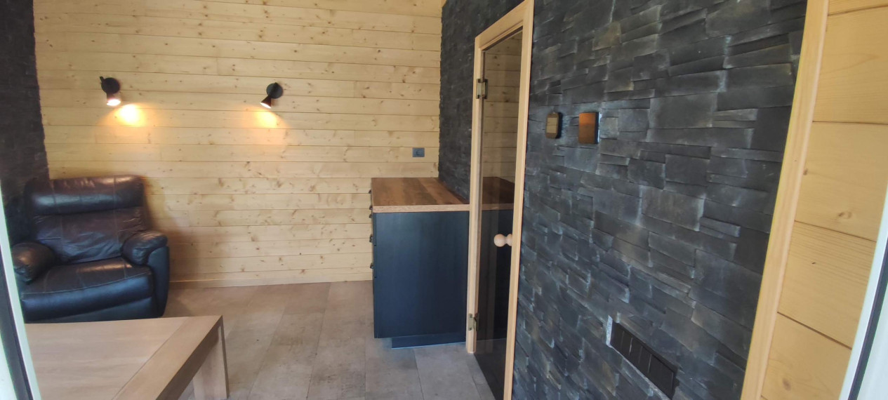 Parduodamas namas Žalioji g., Milioniškės k., Varėnos r. sav., 250.00 m² ploto 7 kambariai 17