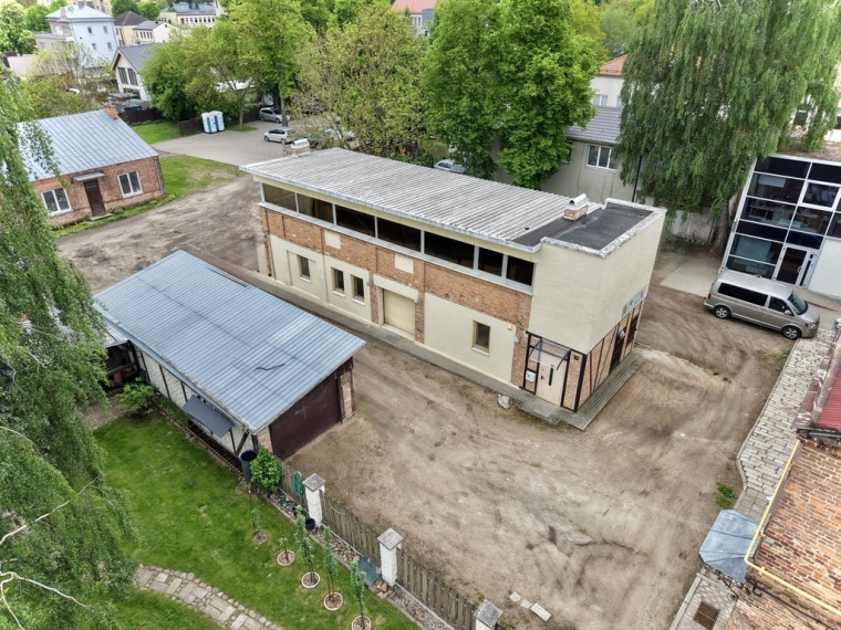 PARDUODAMOS KOMERCINĖS PATALPOS KĖDAINIŲ SENAMIESTYJE 19