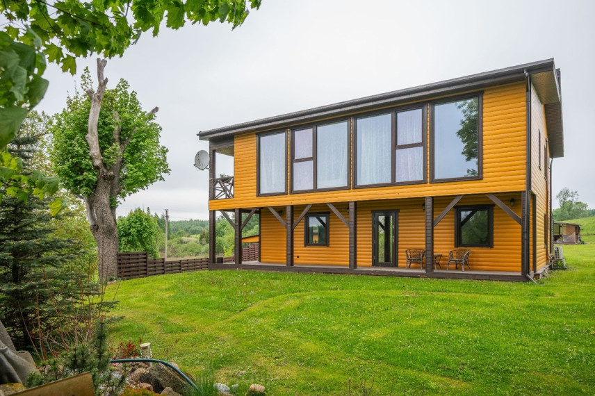 Parduodamas namas Karališkių k., Anykščių r. sav., 156 m2 ploto, 2 aukštai 2