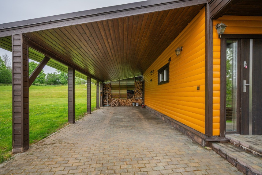 Parduodamas namas Karališkių k., Anykščių r. sav., 156 m2 ploto, 2 aukštai 45