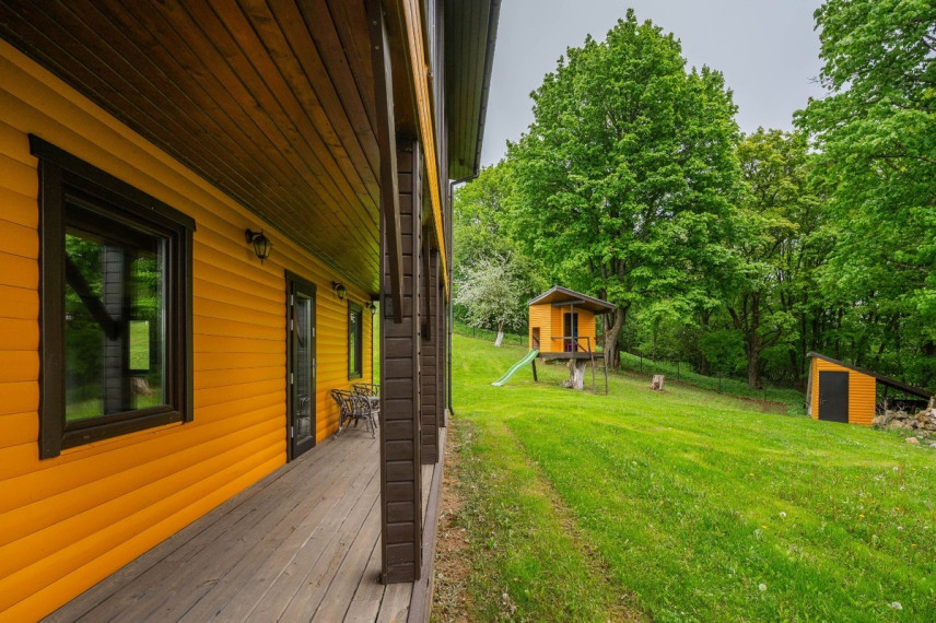 Parduodamas namas Karališkių k., Anykščių r. sav., 156 m2 ploto, 2 aukštai 46