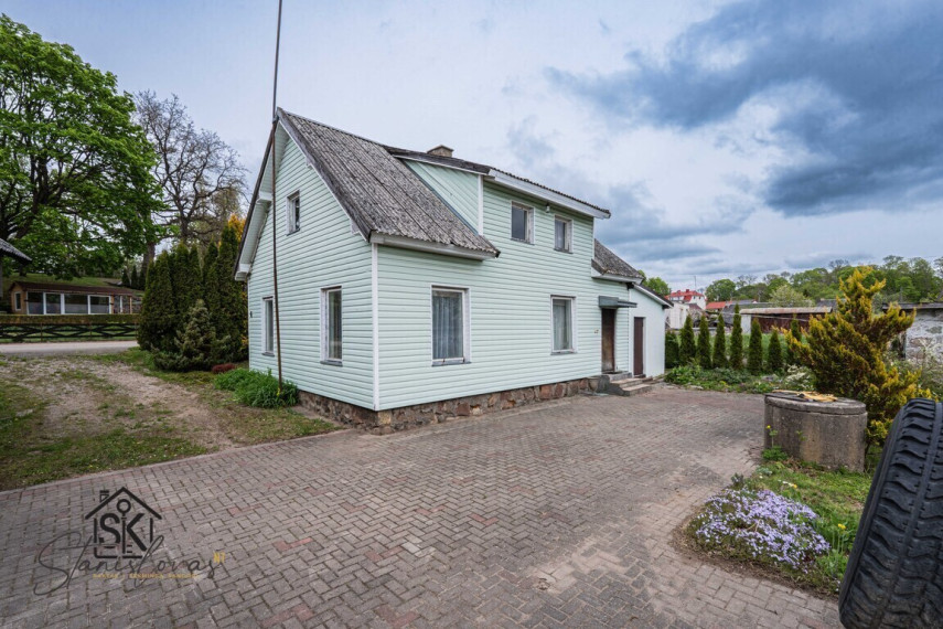 PARDUODAMAS NAMAS SU 17.64 A ŽEMĖS SKLYPU ŽEMAIČIŲ NAUMIESTYJE, ŽEMAITĖS G. 6 16