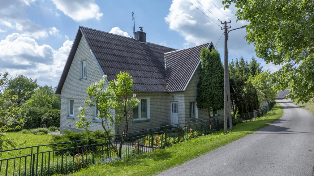 Parduodamas namas Vienuolyno g., Miroslavo k., Alytaus r. sav., 116.54 m² ploto 7 kambariai 2