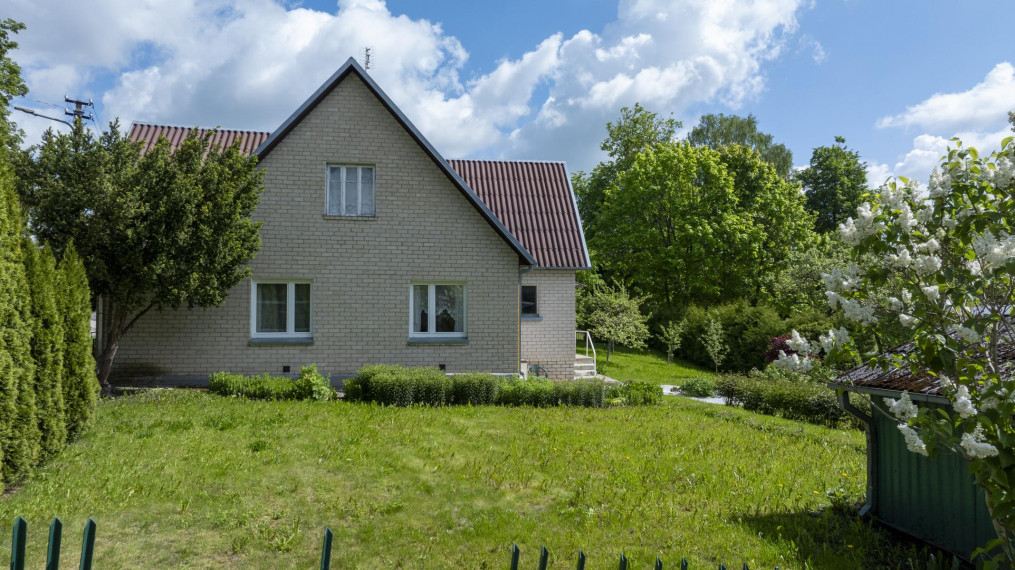 Parduodamas namas Vienuolyno g., Miroslavo k., Alytaus r. sav., 116.54 m² ploto 7 kambariai 4