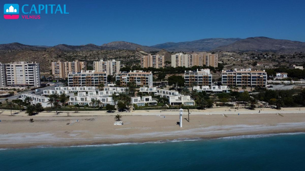 Parduodamas butas Carrer Grecia 15, 144.00 kv.m ploto, 3 kambariai 2