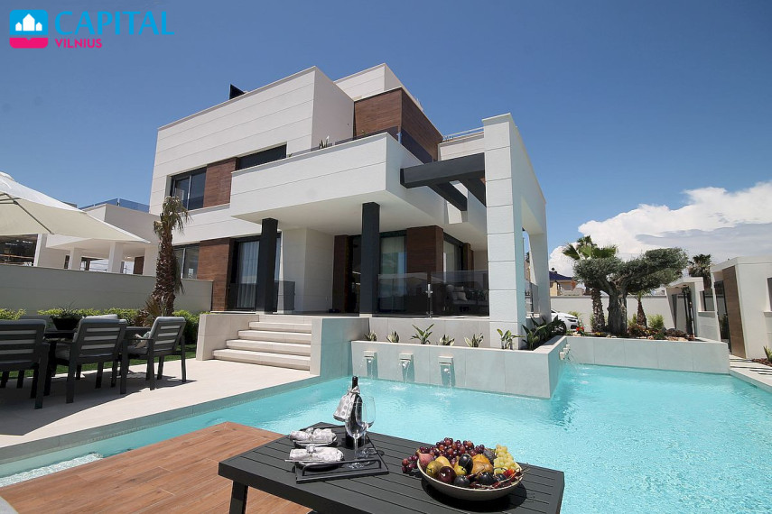 Šeimos namas su rūsiu Ispanijoje už 499 000 eur 11