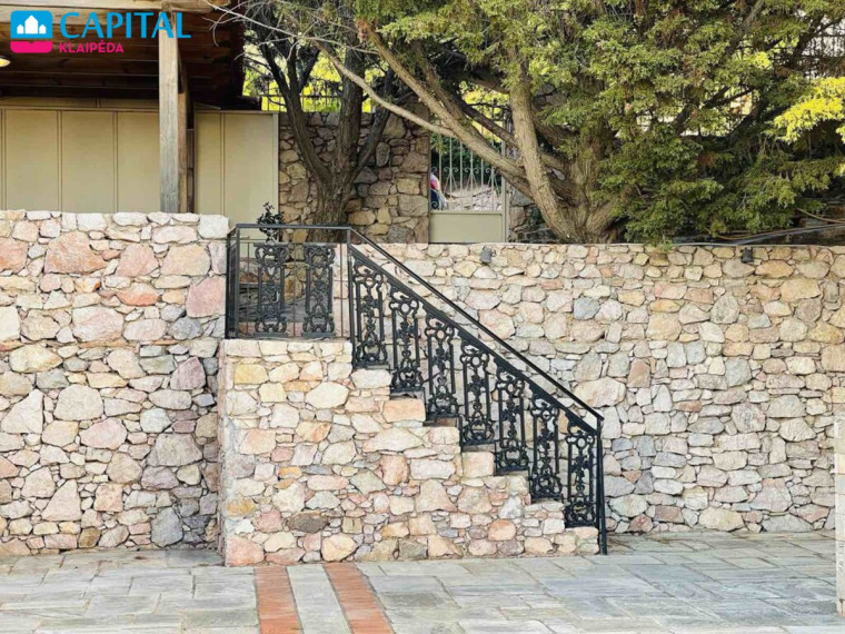 For sale
3-storey villa of 320 sq.meters in Attica. 11
