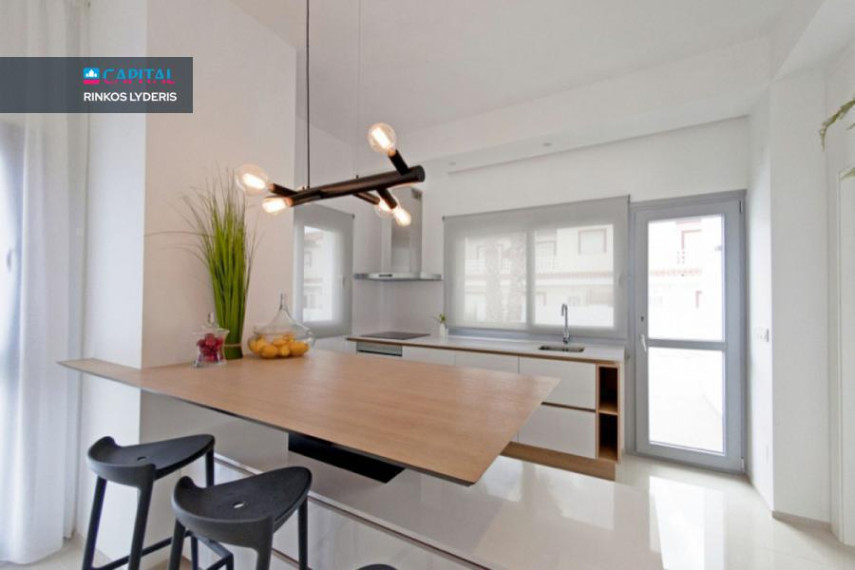 Šiuolaikiško stiliaus įrengtos vilos su nuosavu baseinu už 375 000 eur!  3