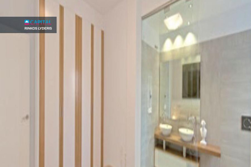 Šiuolaikiško stiliaus įrengtos vilos su nuosavu baseinu už 375 000 eur!  8